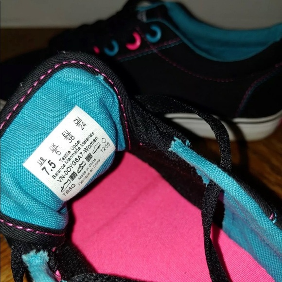 vans woman size 7.5 Black with pink&blue stitching - Picture 9 of 10